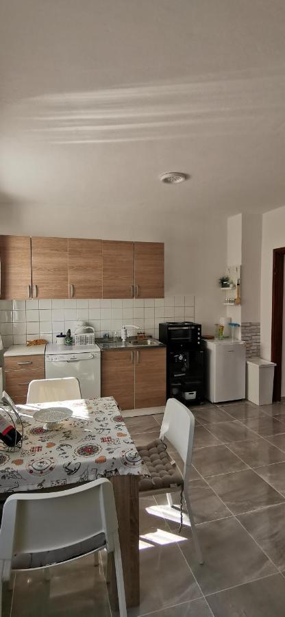 Apartman Deda ราโควิซา ภายนอก รูปภาพ